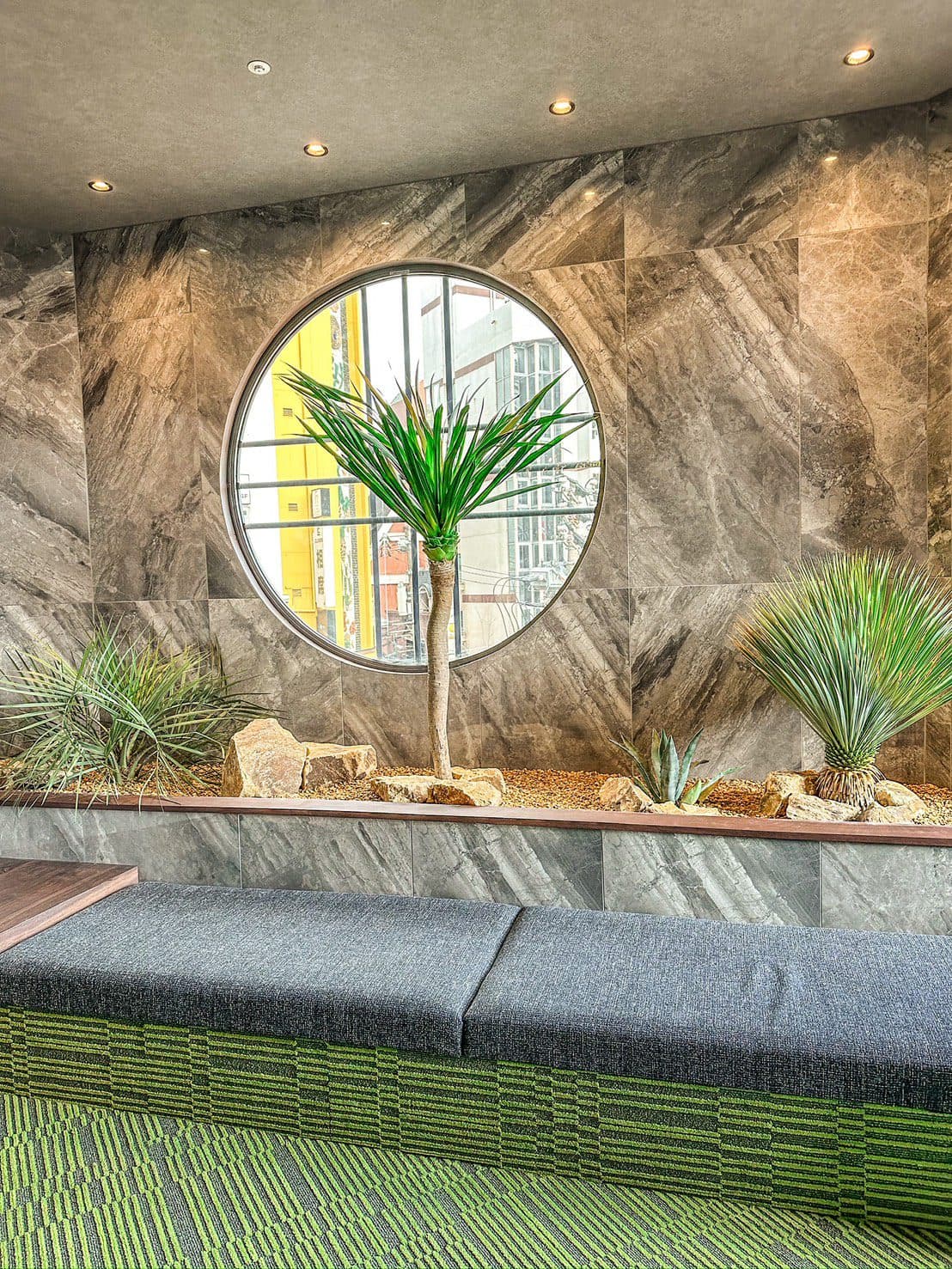 店舗エントランス